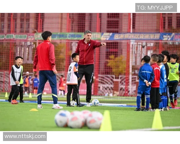 潘毅足球：探索中国足球新未来的热血征程与梦想追逐